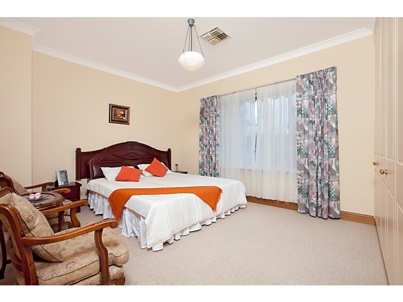 8 Arafura Court, Hallett Cove SA 5158