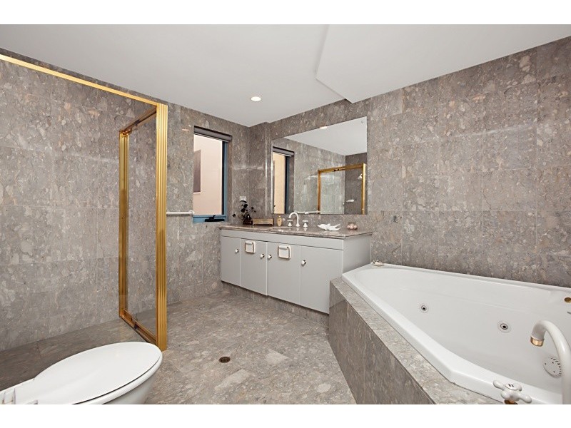 Apt 5, 10 North Esplanade, Glenelg North SA 5045