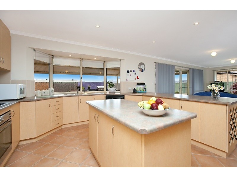 7 Jackaroo Crescent, Walkley Heights SA 5098