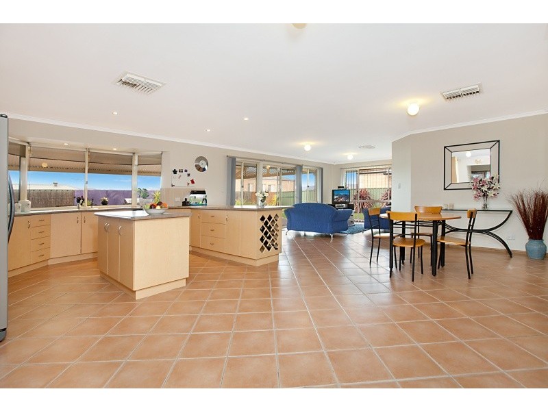 7 Jackaroo Crescent, Walkley Heights SA 5098