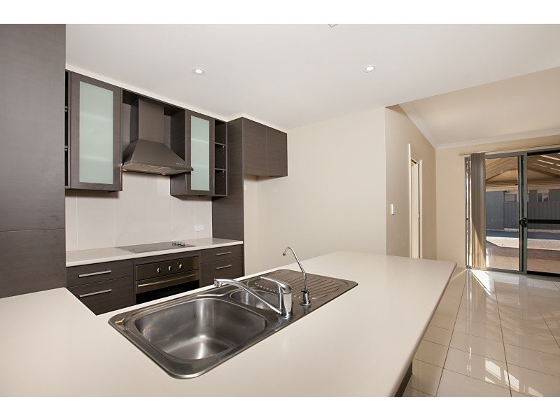 2/211 Findon Road, Findon SA 5023