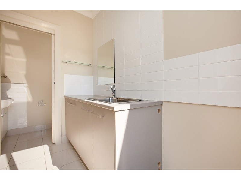 2/211 Findon Road, Findon SA 5023