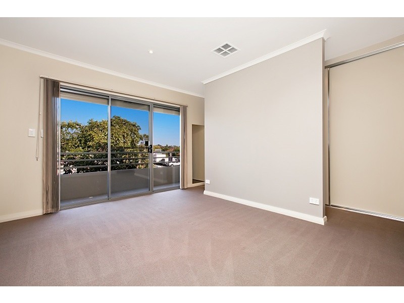 2/211 Findon Road, Findon SA 5023