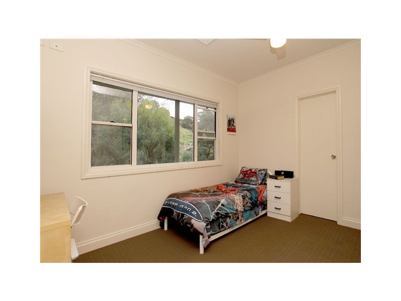 50 Yurilla Drive, Bellevue Heights SA 5050