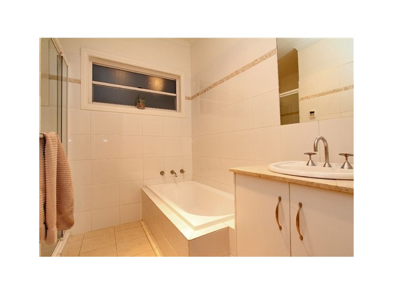 50 Yurilla Drive, Bellevue Heights SA 5050