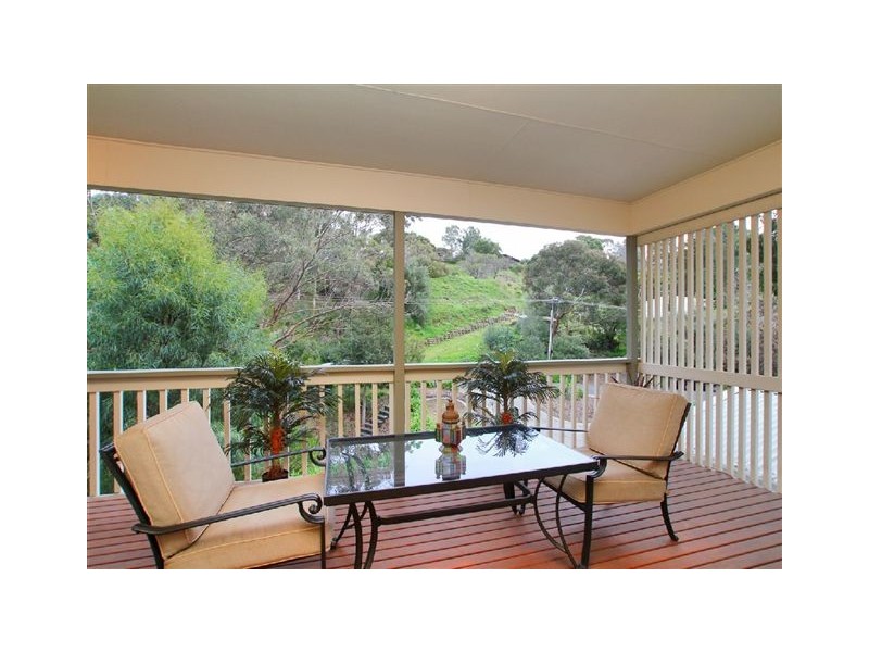 50 Yurilla Drive, Bellevue Heights SA 5050