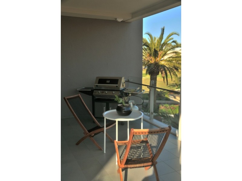 Apt 10, 49  Ray Street, Findon SA 5023