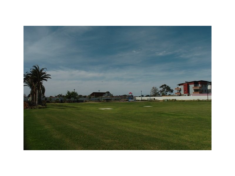 Apt 10, 49  Ray Street, Findon SA 5023
