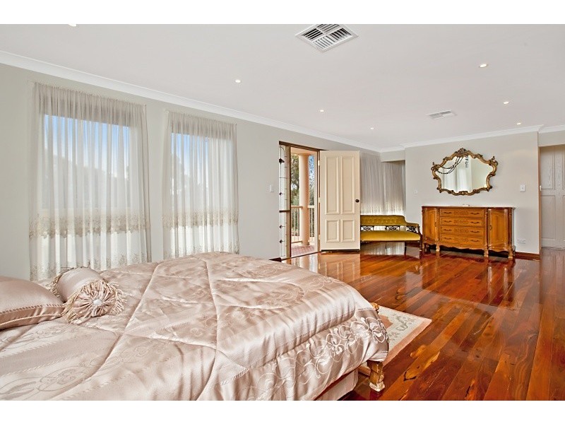 29 Linear Crescent, Walkley Heights SA 5098