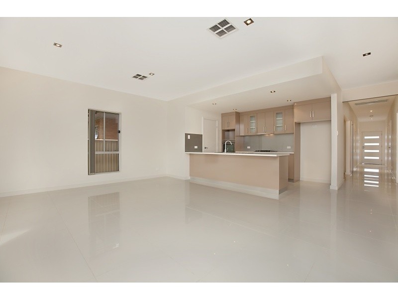 8a Lasscock Avenue, Findon SA 5023