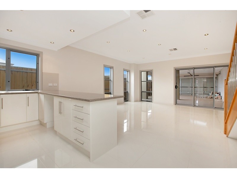 30 Victoria Parade, Mawson Lakes SA 5095