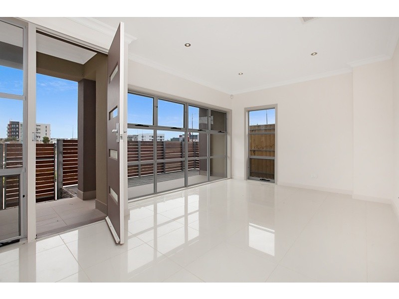 30 Victoria Parade, Mawson Lakes SA 5095