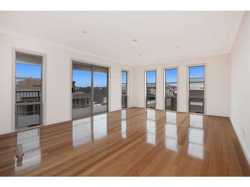 30 Victoria Parade, Mawson Lakes SA 5095