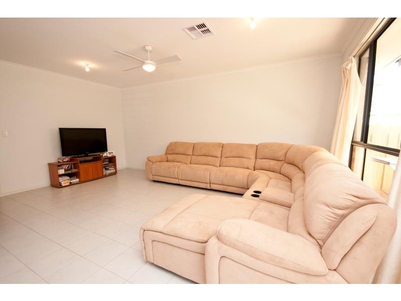 2a Florey Street, Seaton SA 5023