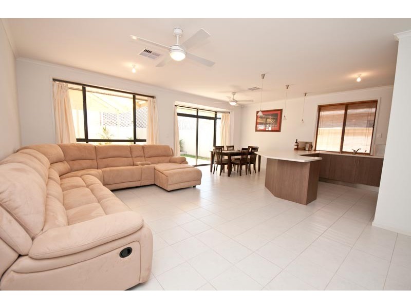 2a Florey Street, Seaton SA 5023
