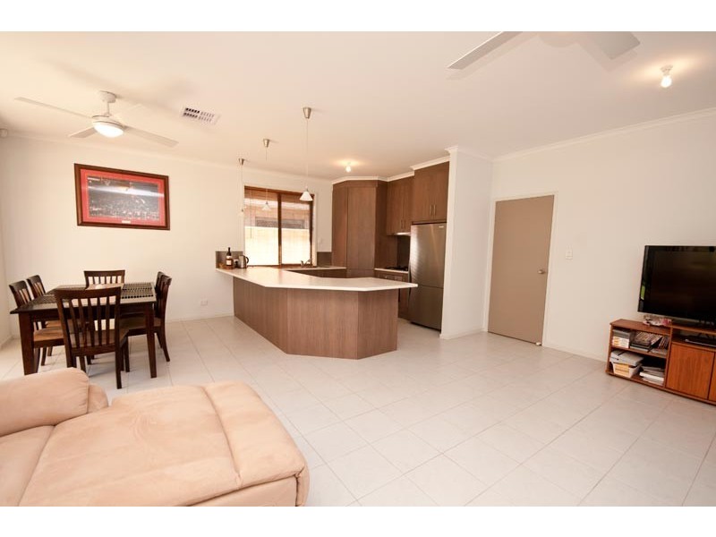 2a Florey Street, Seaton SA 5023