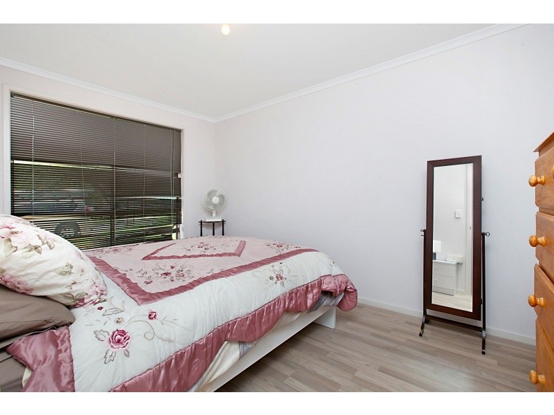 1a Bank Crescent, St Agnes SA 5097