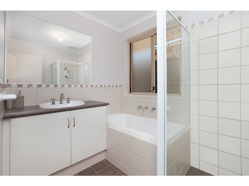 1a Bank Crescent, St Agnes SA 5097