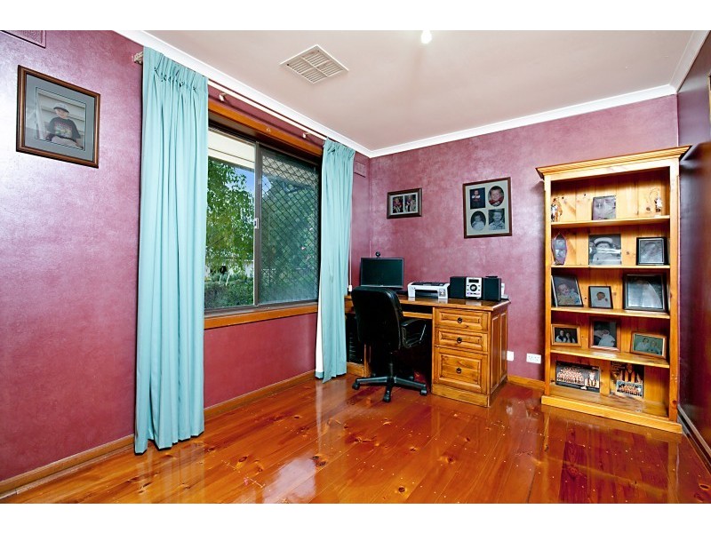 10 Hinkler Crescent, Modbury Heights SA 5092