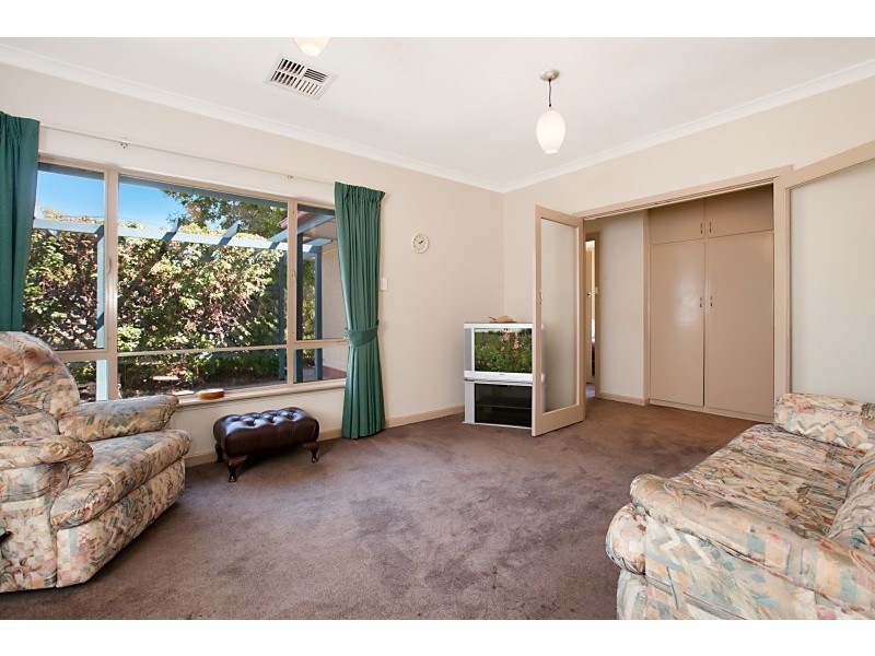 10 Barcoo Road, Para Hills SA 5096