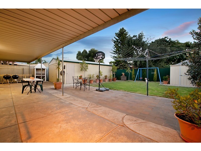 8 Leslie Mcintyre Avenue, Salisbury Downs SA 5108