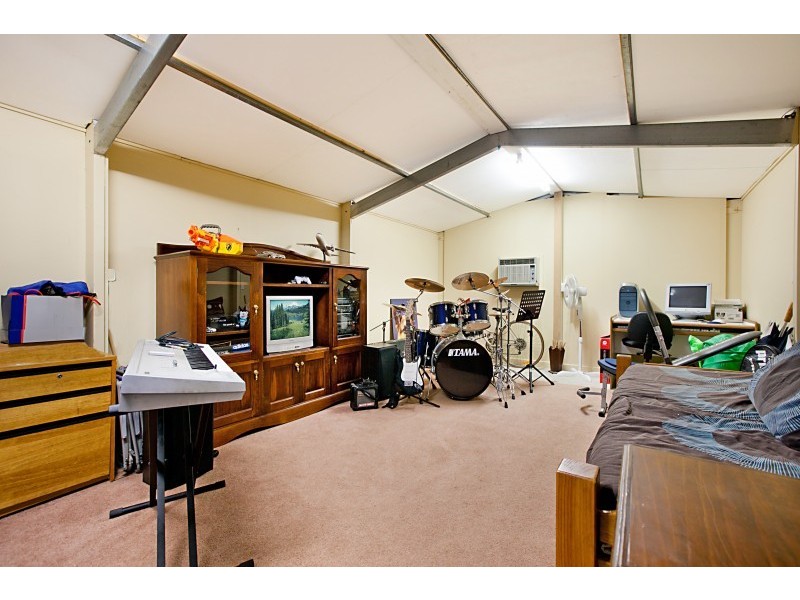 8 Leslie Mcintyre Avenue, Salisbury Downs SA 5108