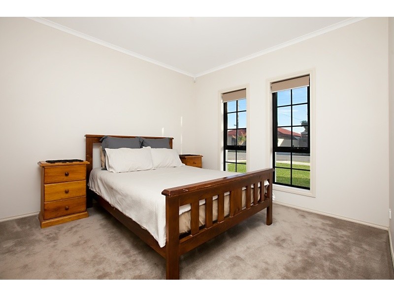 8 Hutley Road, North Haven SA 5018