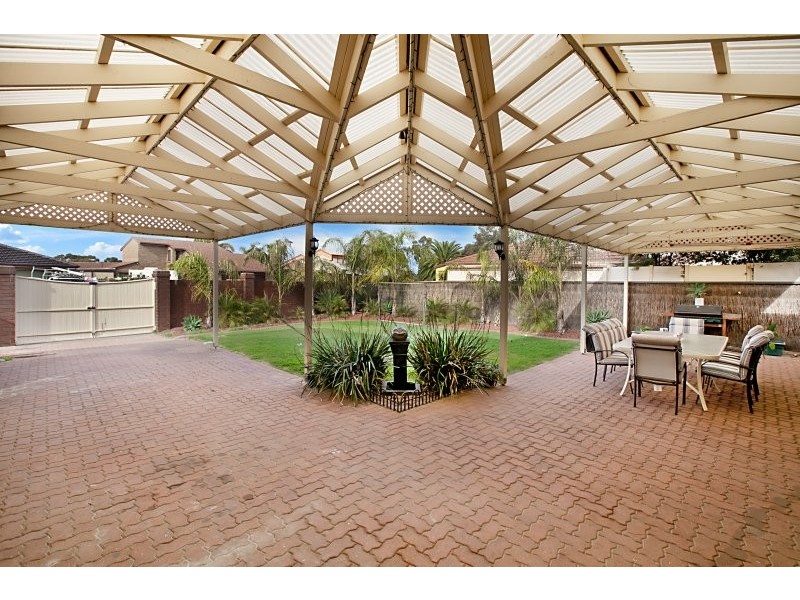 8 Hawaii Court, West Lakes SA 5021