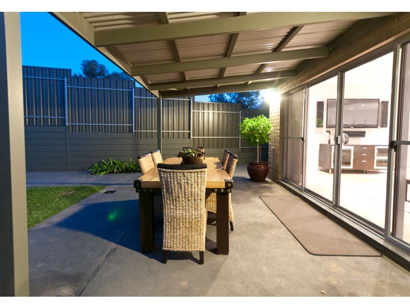 15 Lindsay Street, Highbury SA 5089