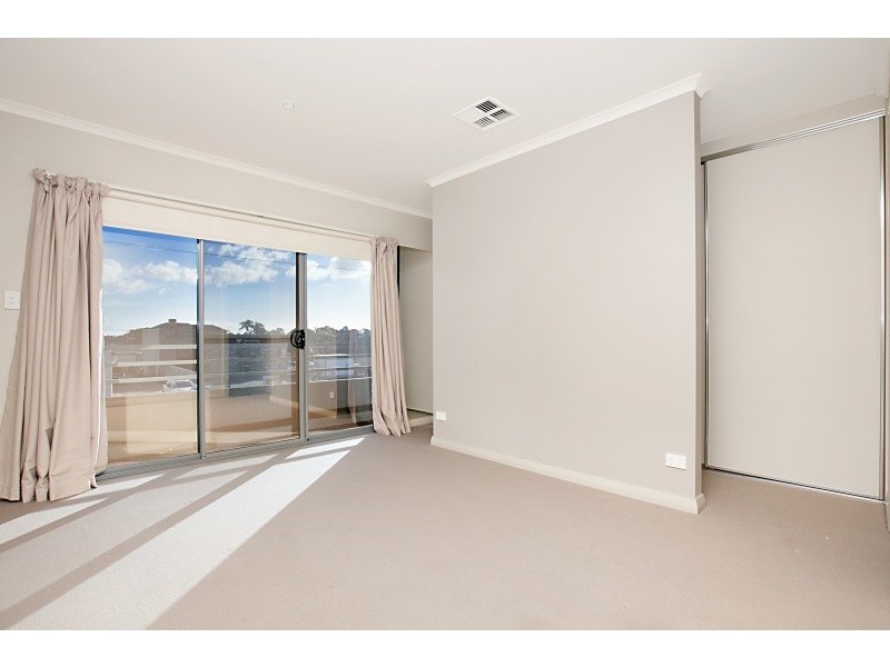 1/211 Findon Road, Findon SA 5023