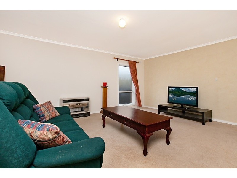 15 Stirling Walk, Redwood Park SA 5097