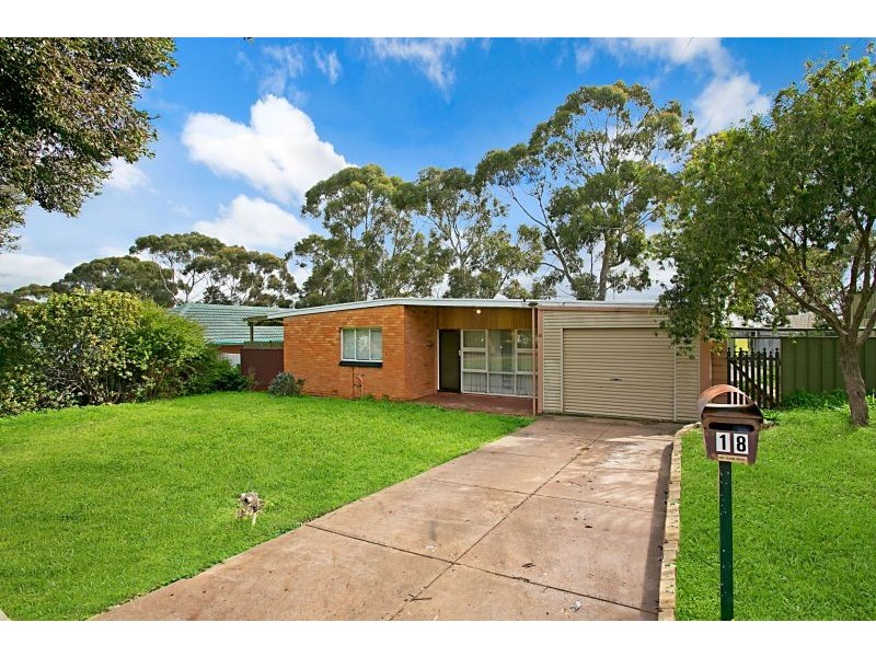 18 Fairway Street, Para Hills SA 5096