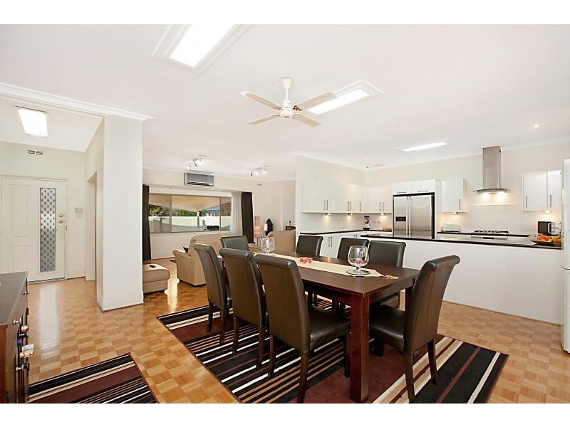 11 William Avenue, Henley Beach South SA 5022