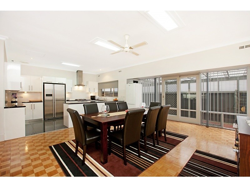 11 William Avenue, Henley Beach South SA 5022