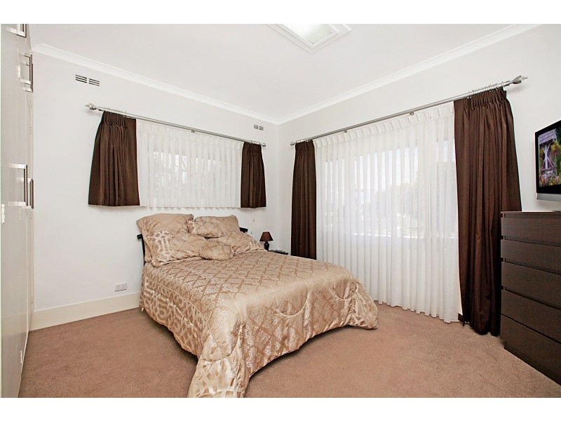 11 William Avenue, Henley Beach South SA 5022