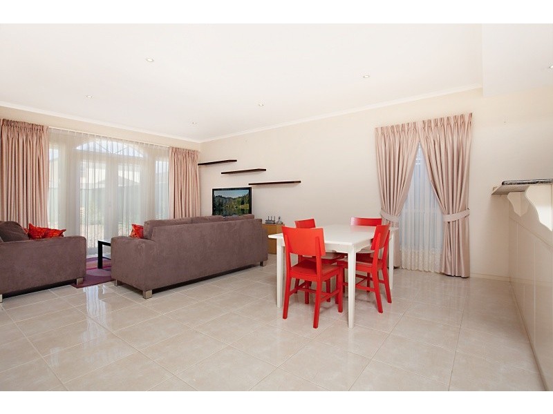 14 Otway Crescent, Mawson Lakes SA 5095