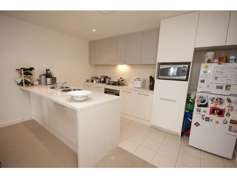 Apt 502, 1-2 Tarni Court, New Port SA 5015