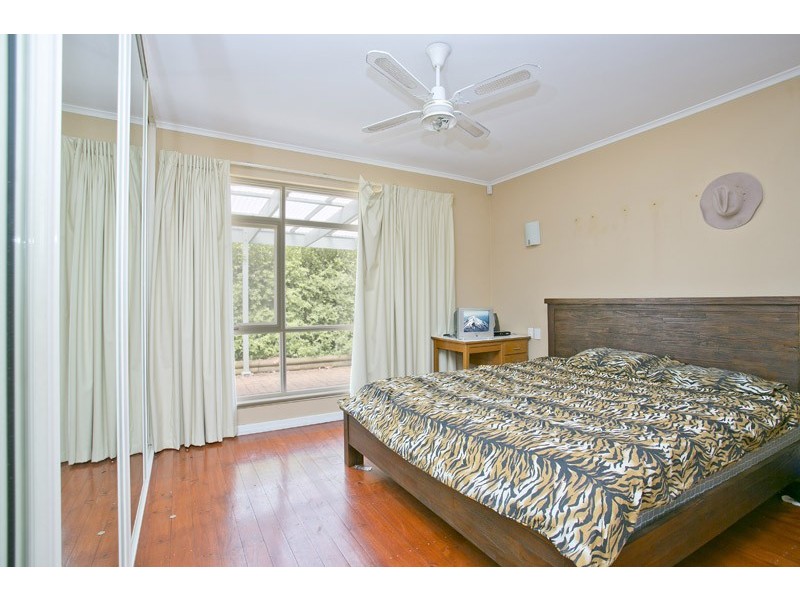 22 Doncaster Avenue, Valley View SA 5093