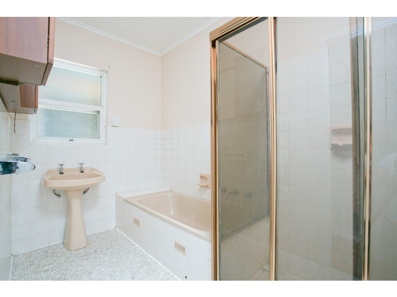22 Doncaster Avenue, Valley View SA 5093