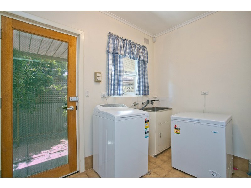 22 Doncaster Avenue, Valley View SA 5093