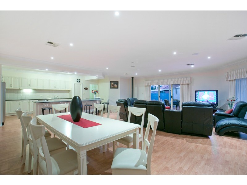 3 Jacaranda Grove, Mawson Lakes SA 5095