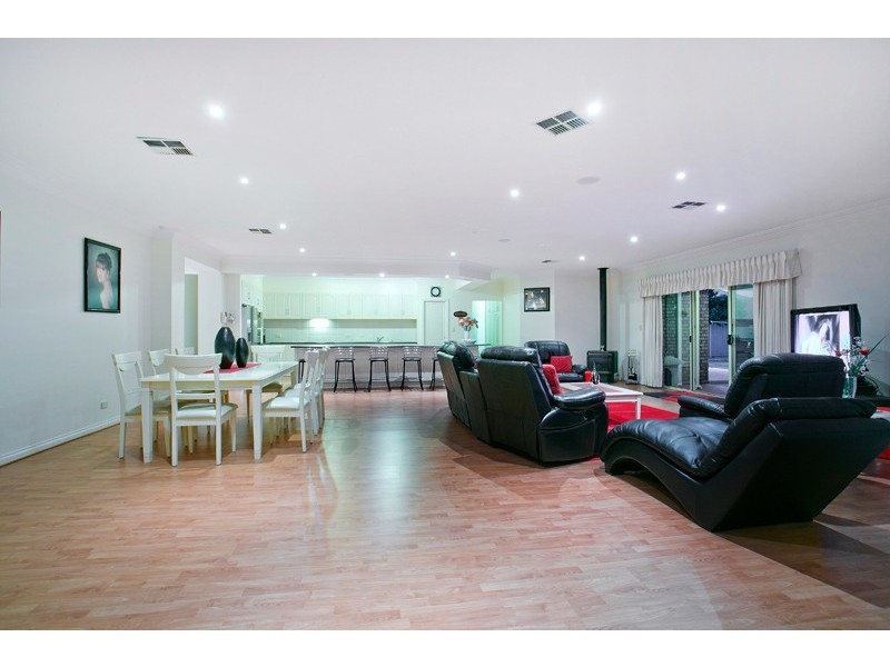 3 Jacaranda Grove, Mawson Lakes SA 5095