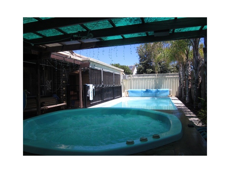 8 Zephyr Grove, Semaphore Park SA 5019