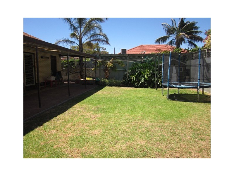 8 Zephyr Grove, Semaphore Park SA 5019