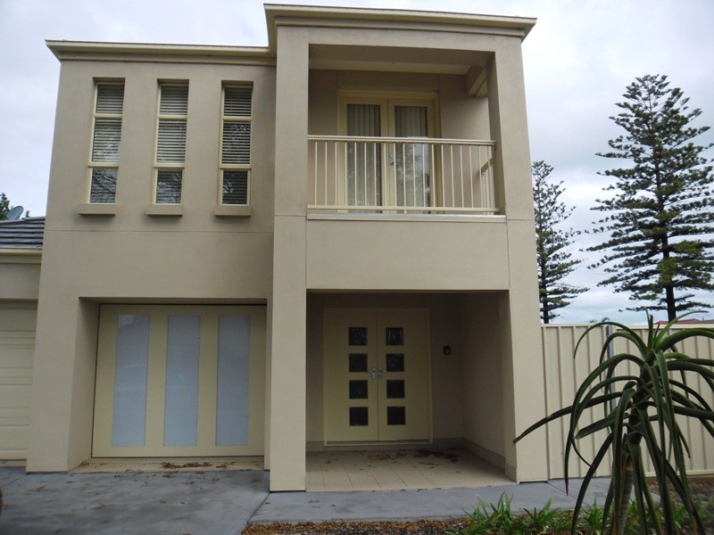 2D Leak Avenue, Glenelg North SA 5045