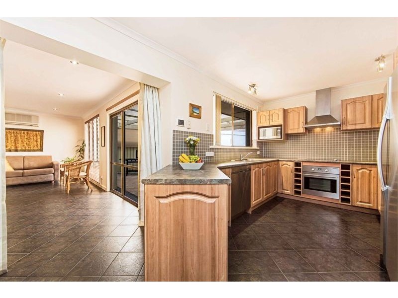 8 Katarama Road, Fairview Park SA 5126