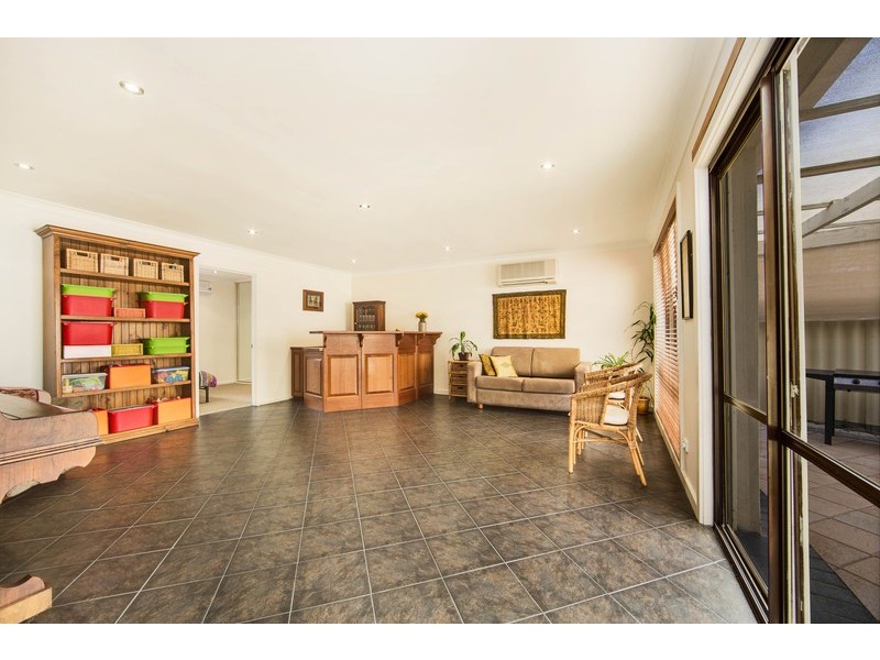 8 Katarama Road, Fairview Park SA 5126