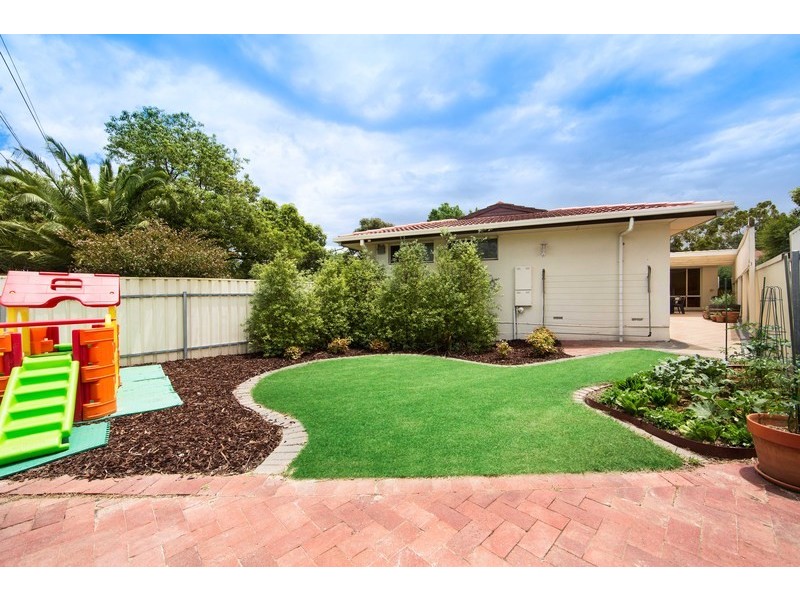 8 Katarama Road, Fairview Park SA 5126
