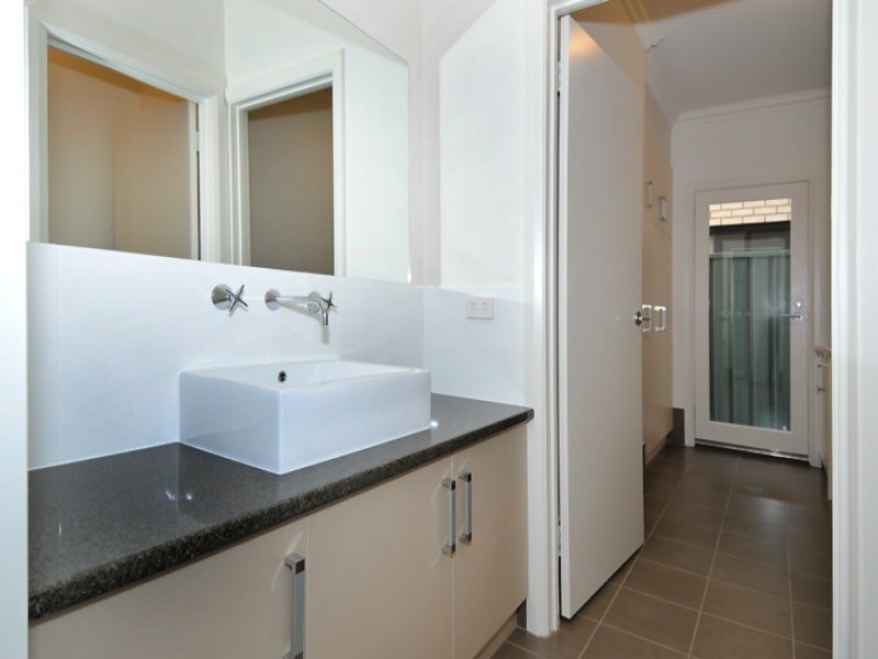 78 Shoalhaven Circuit, Mawson Lakes SA 5095