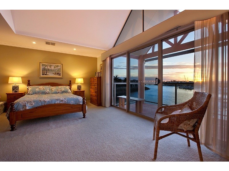 1/8 Coral Way, North Haven SA 5018